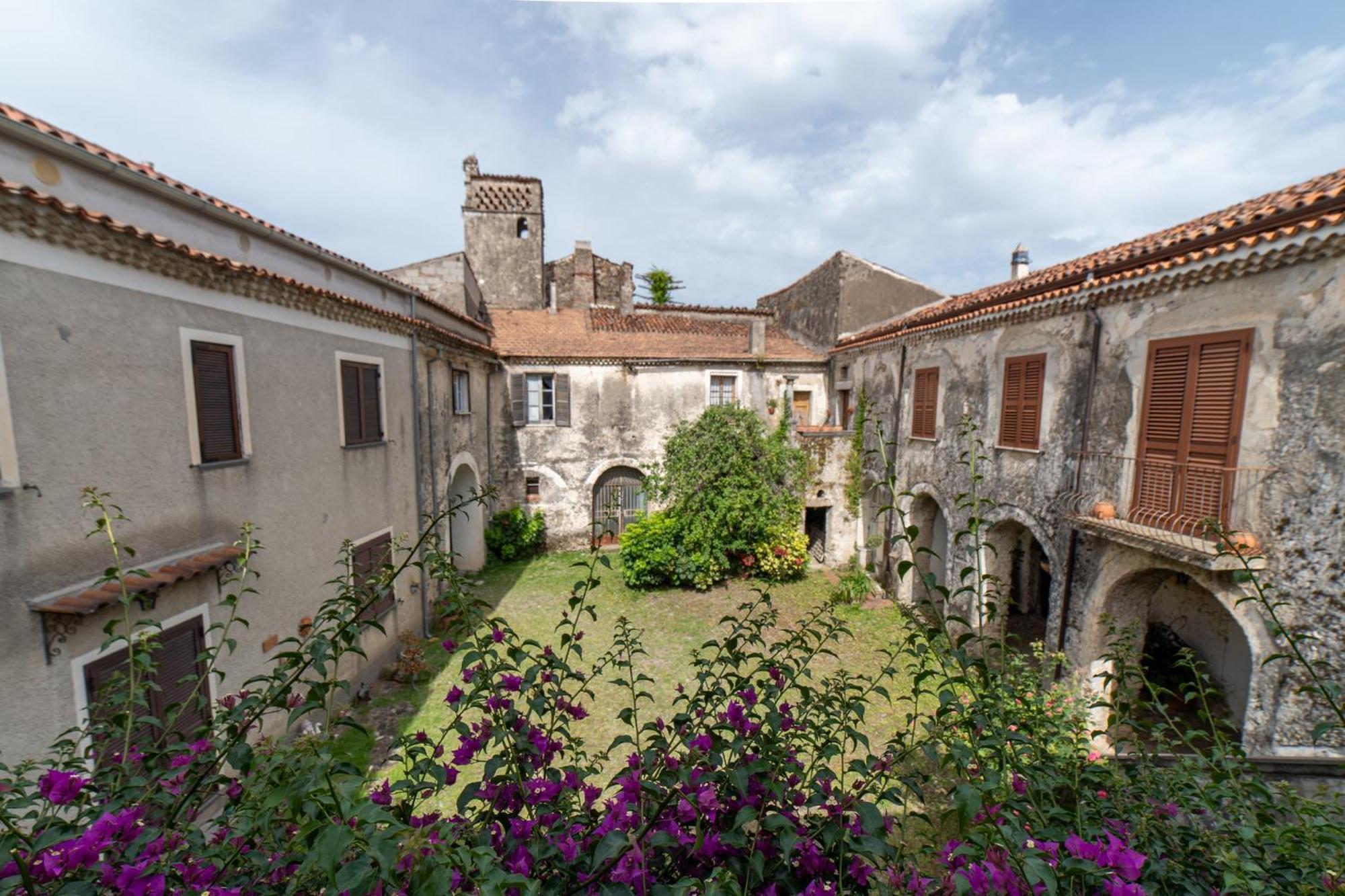 Maison De Curtis Bed & Breakfast Policastro Bussentino Exterior photo